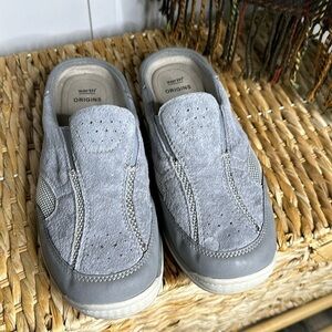Earth Origins size 9 suede mules